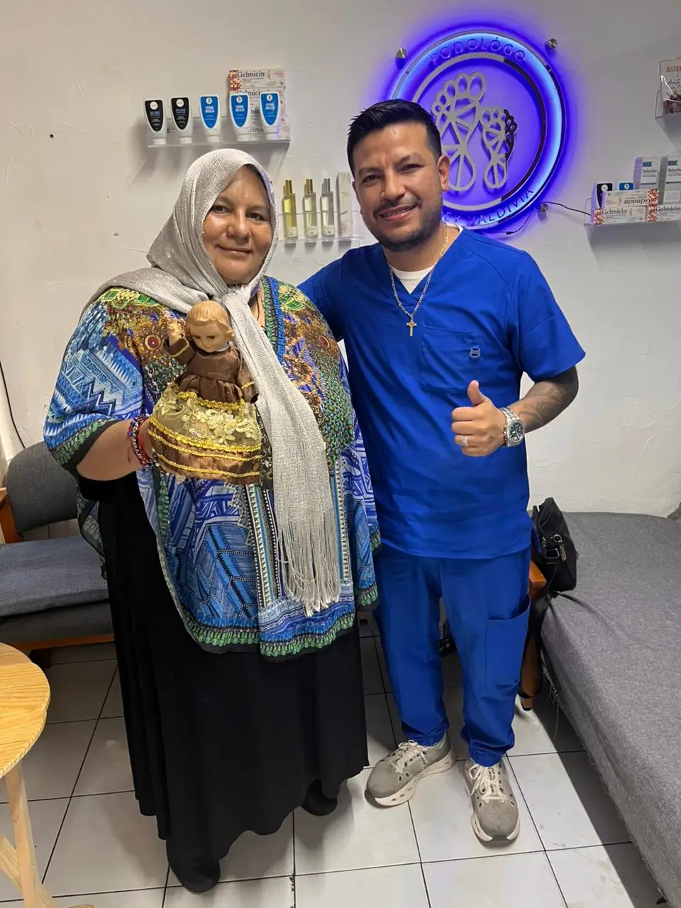Señora Católica atendida por el Dr. Arbey